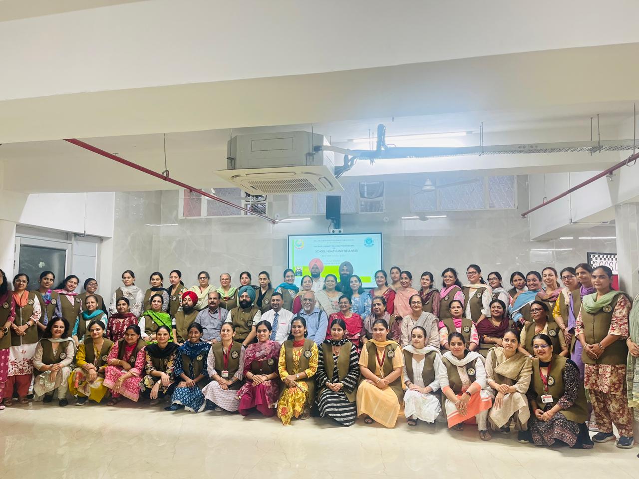 Teachers participating in the capacity building programme