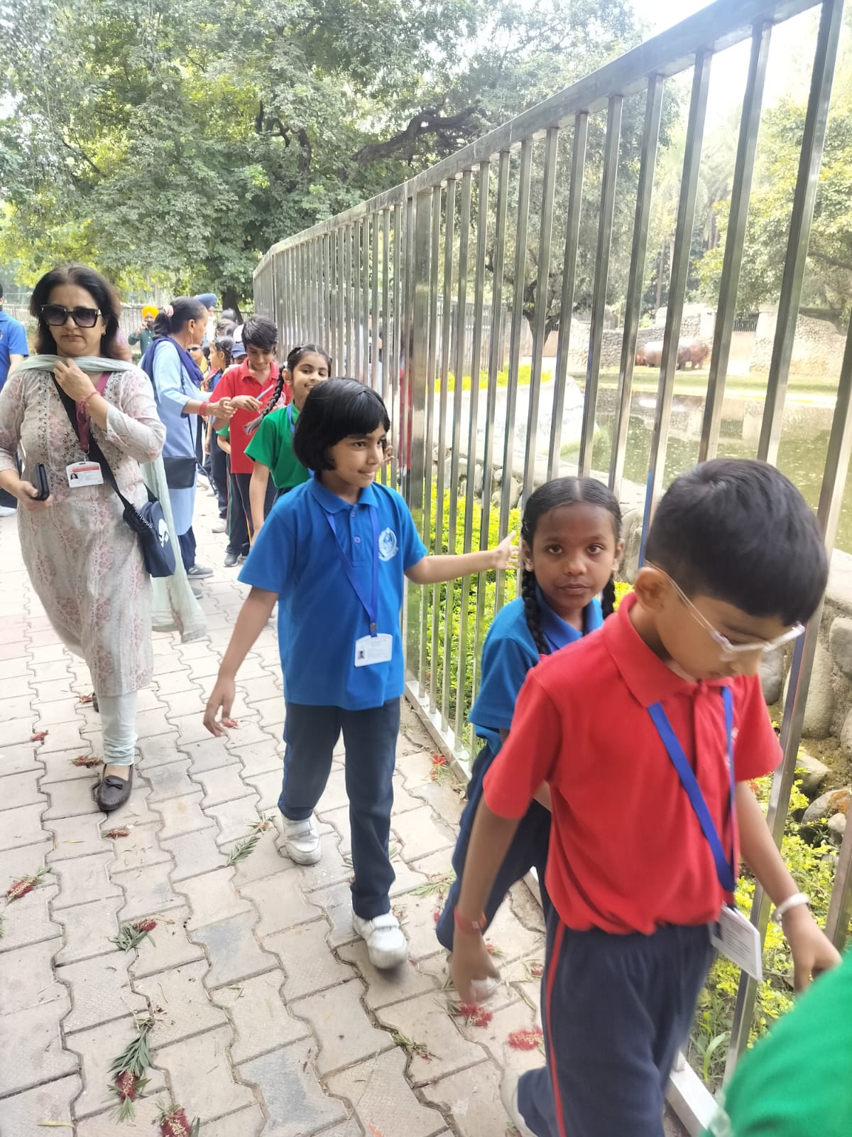Children enjoying the zoo visit