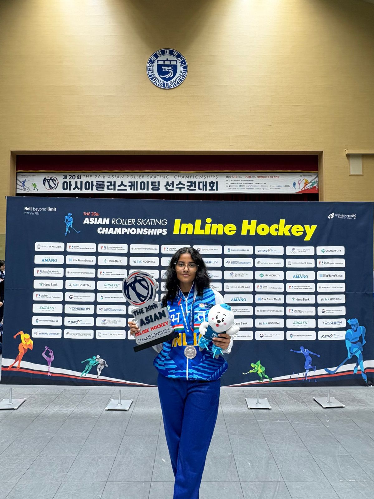 Jasmine Saini representing India in Inline Hockey